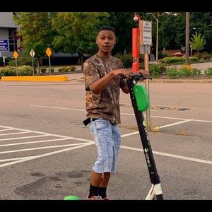 Meet your Posher, Adrian